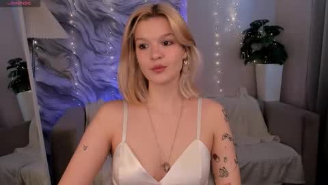 kati_li online show from February 2026 10:34:02 AM