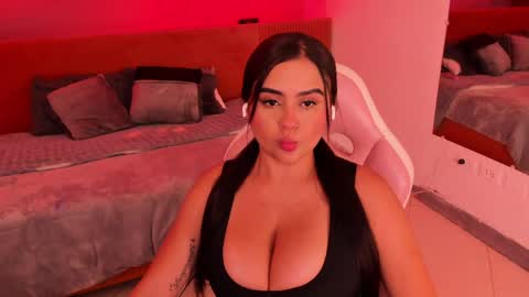 Katia online show from April 2026 07:16:01 PM
