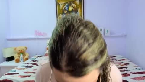 Khaterine online show from October 2025 12:05:02 PM