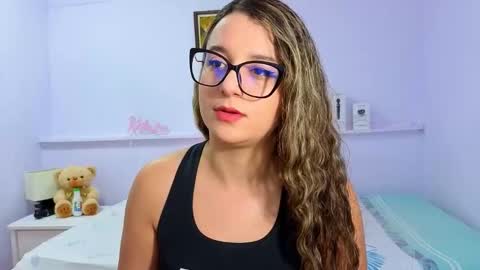 Khaterine online show from October 2025 12:04:02 PM