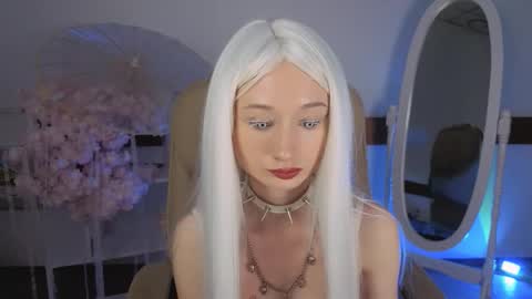 Katia  online show from November 2025 06:24:02 AM