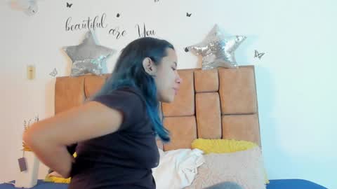 Snapshot of katiacuper chatting on January 2025 12:06:02 PM Katia Cuper online show from January 2025 12:06:02 PM