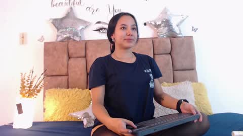 Snapshot of katiacuper chatting on January 2025 03:54:02 PM Katia Cuper online show from January 2025 03:54:02 PM