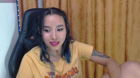 Snapshot of katiacuper chatting on January 2025 06:32:02 PM Katia Cuper online show from January 2025 06:32:02 PM