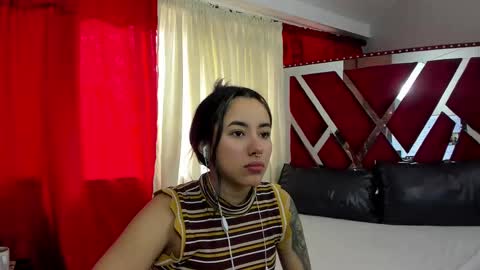 Snapshot of katiacuper chatting on February 2025 08:13:02 PM Katia Cuper online show from February 2025 08:13:02 PM