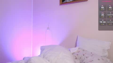 Snapshot of katie_deville chatting on October 2025 02:20:01 AM Katie Deville online show from October 2025 02:20:01 AM