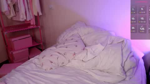 Snapshot of katie_deville chatting on October 2025 12:44:01 AM Katie Deville online show from October 2025 12:44:01 AM