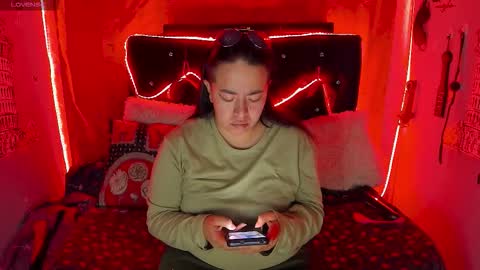 Snapshot of katieeandsharon chatting on November 2025 01:44:01 PM SHARON KATIEE online show from November 2025 01:44:01 PM