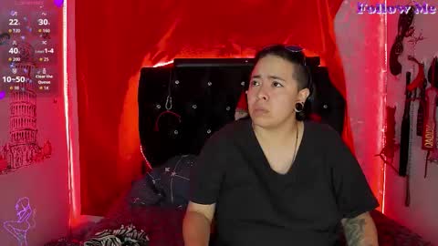 Snapshot of katieeandsharon chatting on December 2025 11:49:02 AM SHARON KATIEE online show from December 2025 11:49:02 AM