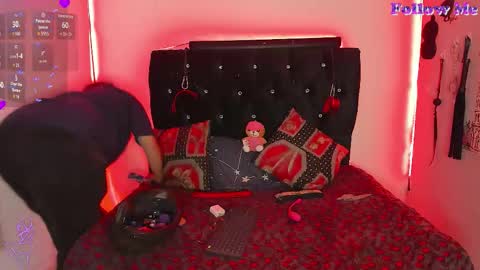 Snapshot of katieeandsharon chatting on February 2026 12:21:01 PM SHARON KATIEE online show from February 2026 12:21:01 PM