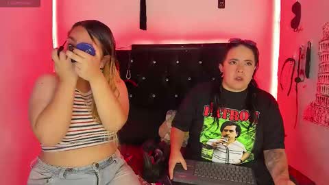 Snapshot of katieeandsharon chatting on March 2026 12:34:01 PM SHARON KATIEE online show from March 2026 12:34:01 PM