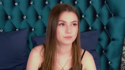 katiereeves online show from October 2025 01:11:01 PM