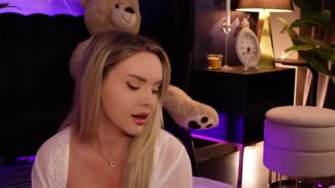 KatJolie online show from May 2026 07:55:02 PM