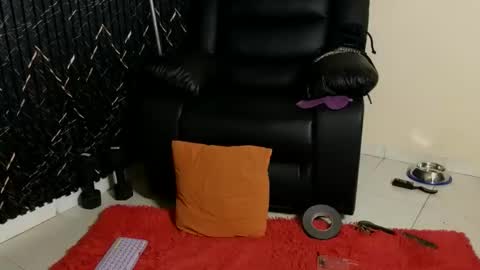 Snapshot of katt_bdsm chatting on September 2025 05:03:02 PM Katt online show from September 2025 05:03:02 PM