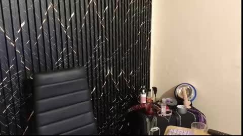 Snapshot of katt_bdsm chatting on October 2025 04:40:01 PM Katt online show from October 2025 04:40:01 PM