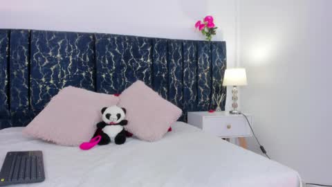 Snapshot of katte_landerr chatting on April 2026 12:50:01 PM Katte online show from April 2026 12:50:01 PM