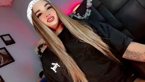 kattie_sweet_ online show from September 2025 10:15:01 PM