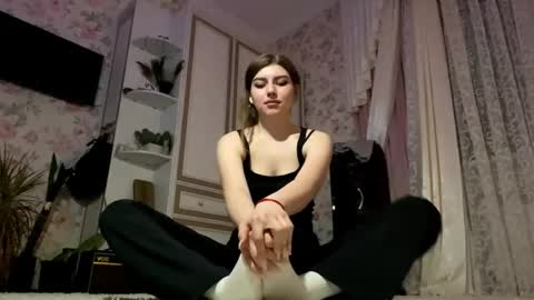 Molly online show from May 2026 07:12:01 PM