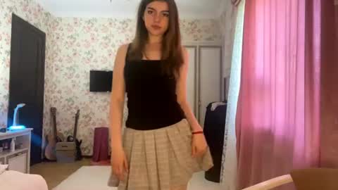 Molly online show from June 2026 12:25:01 PM