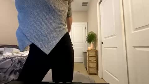 Josie live show Tuesday Wednesday and Thursday online show from October 2025 03:21:02 PM