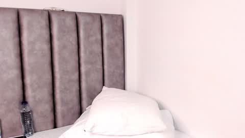 Snapshot of katy_thompson_ chatting on January 2025 09:13:01 AM Katherin online show from January 2025 09:13:01 AM