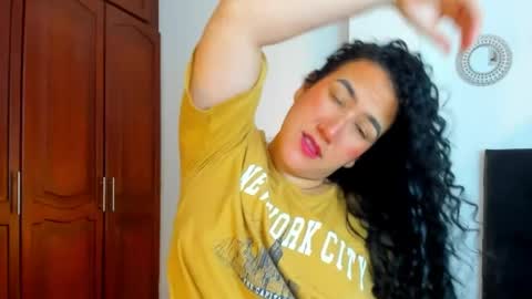 KATYAJHONSS online show from May 2026 11:09:01 PM