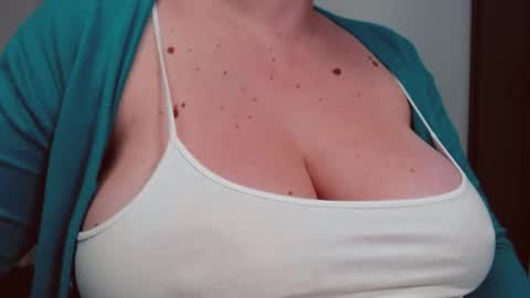 Snapshot of katynextdoor chatting on November 2025 05:23:01 PM Katy online show from November 2025 05:23:01 PM