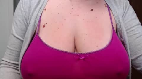 Snapshot of katynextdoor chatting on November 2025 03:07:01 AM Katy online show from November 2025 03:07:01 AM