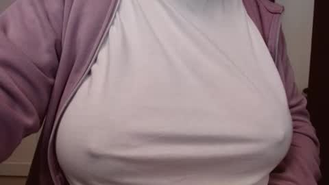 Snapshot of katynextdoor chatting on November 2025 03:04:01 AM Katy online show from November 2025 03:04:01 AM