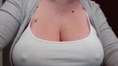 Snapshot of katynextdoor chatting on November 2025 03:12:01 AM Katy online show from November 2025 03:12:01 AM