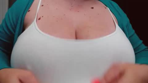 Snapshot of katynextdoor chatting on November 2025 03:17:01 AM Katy online show from November 2025 03:17:01 AM