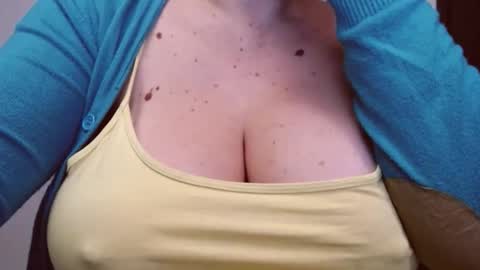 Snapshot of katynextdoor chatting on November 2025 04:00:02 AM Katy online show from November 2025 04:00:02 AM