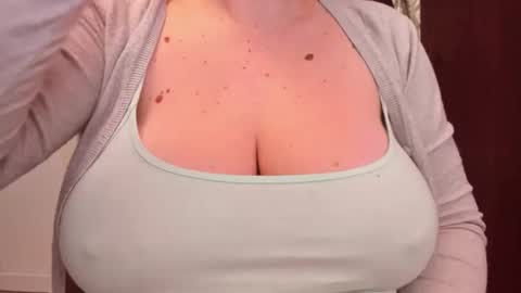 Snapshot of katynextdoor chatting on January 2026 03:43:01 AM Katy online show from January 2026 03:43:01 AM