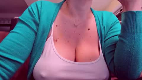 Snapshot of katynextdoor chatting on March 2026 06:39:01 AM Katy online show from March 2026 06:39:01 AM