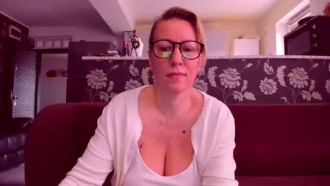 Snapshot of katynextdoor chatting on March 2026 06:18:02 AM Katy online show from March 2026 06:18:02 AM