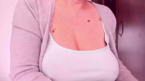 Snapshot of katynextdoor chatting on April 2026 07:03:02 AM Katy online show from April 2026 07:03:02 AM