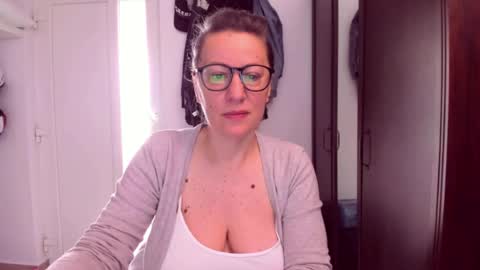 Katy online show from June 2026 05:42:02 AM