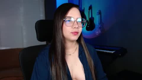 Kay online show from September 2025 03:34:02 PM