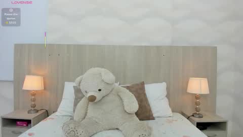   online show from December 2025 03:33:02 AM