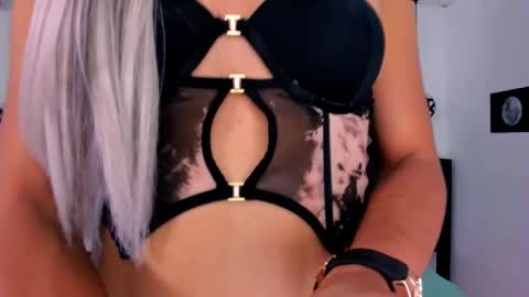 Cattleya stone online show from January 2025 03:51:02 AM