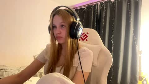 Snapshot of kayceefroehner chatting on April 2026 09:39:33 PM Amia online show from April 2026 09:39:33 PM