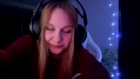 Snapshot of kayceefroehner chatting on May 2026 06:05:01 PM Amia online show from May 2026 06:05:01 PM