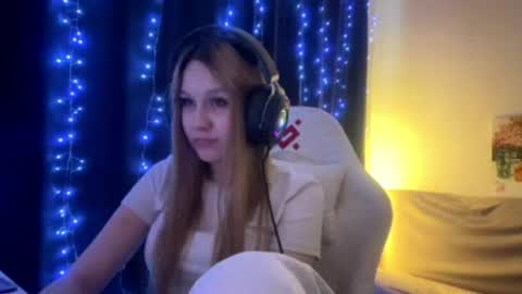 Snapshot of kayceefroehner chatting on May 2026 05:36:01 AM Amia online show from May 2026 05:36:01 AM