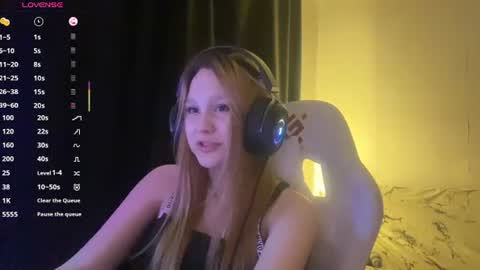 Snapshot of kayceefroehner chatting on June 2026 05:48:01 PM Amia online show from June 2026 05:48:01 PM