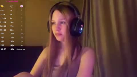 Snapshot of kayceefroehner chatting on June 2026 04:16:02 PM Amia online show from June 2026 04:16:02 PM