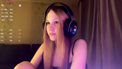 Snapshot of kayceefroehner chatting on June 2026 06:03:01 PM Amia online show from June 2026 06:03:01 PM