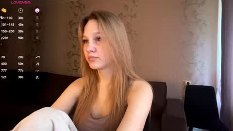 Snapshot of kayceefroehner chatting on July 2026 06:52:02 AM Amia online show from July 2026 06:52:02 AM
