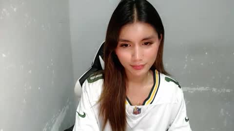 Snapshot of kayegorgeous18 chatting on December 2025 11:28:01 AM Kaye online show from December 2025 11:28:01 AM