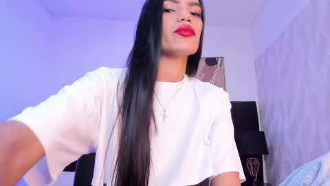 Kayla  online show from December 2025 11:41:01 AM