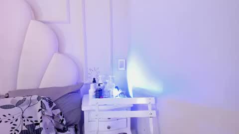 kaylachannell online show from June 2026 04:17:01 AM